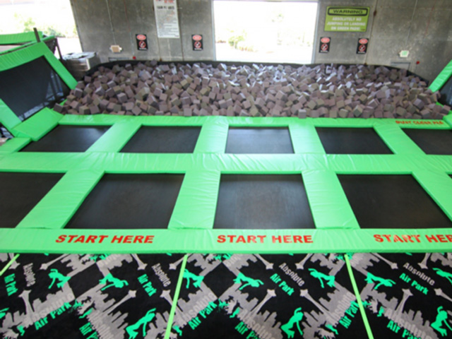 Air Jumping Trampoline Park with Foam Cube Pit