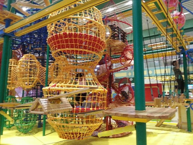 Solutions - Shopping Centre Playgrounds - Adventure Indoor Rope Course  Playground for Shopping Mall - Happy Zone Recreation Ltd.